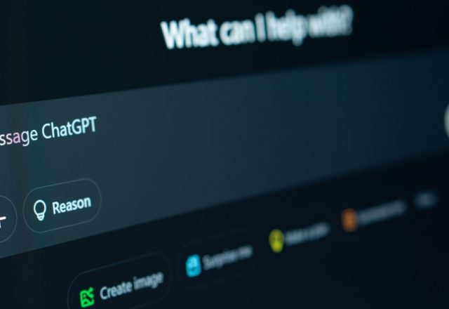 Écran de ChatGPT prêt à recevoir la question d'un acheteur B2B