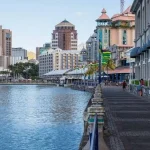 Front de mer de Port-Louis, à Maurice, île touchée par une crise de l’eau qui interroge la continuité des sites BPO